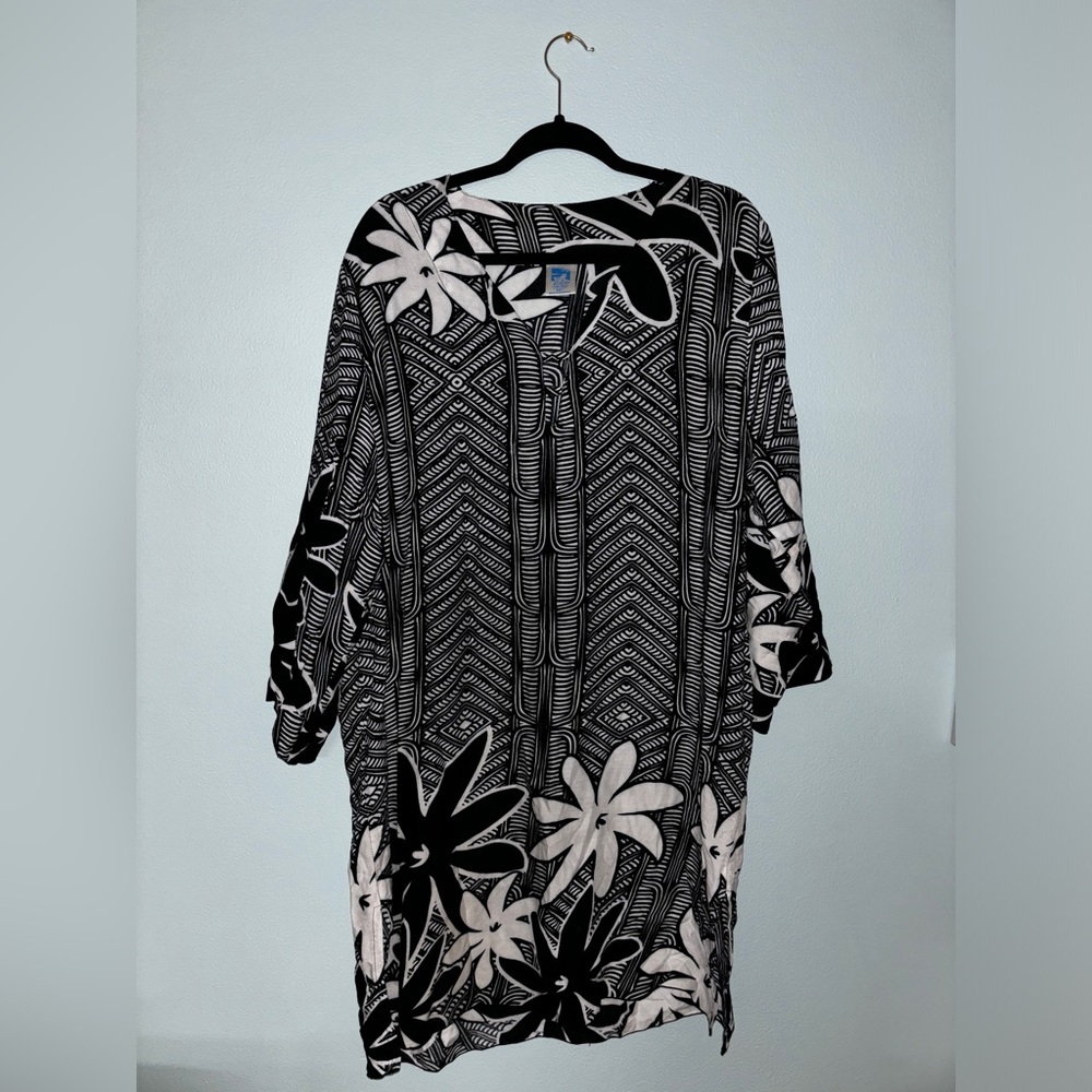Island Beach Black and White Swim Coverup Women’s Size Large